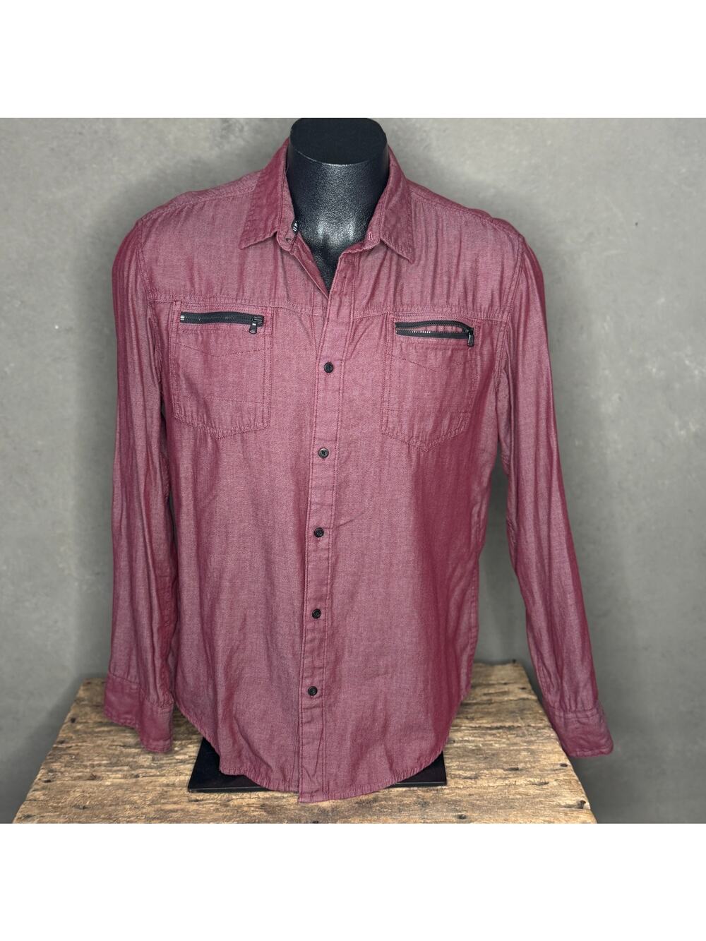 Rock & Republic Red Chambray Zip Pocket Button Up Shirt Mens L